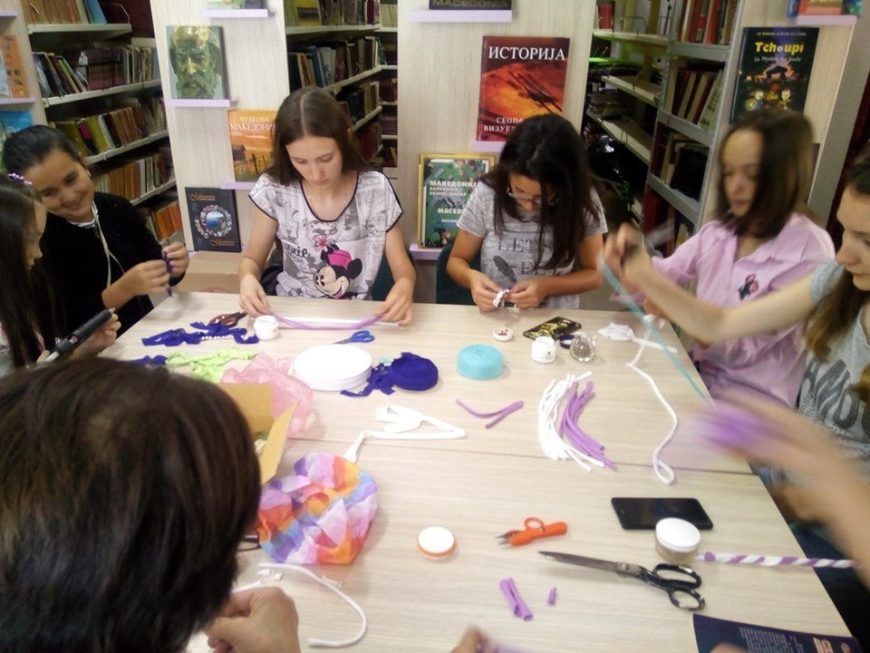 Библиотеката во Неготино со летни кративни работилници за младите